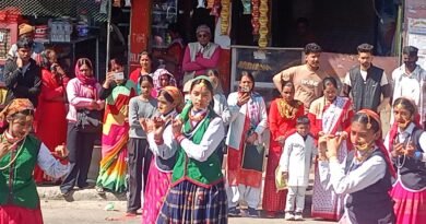 उत्तराखंड ग्रामीण अंचल के गांवों, कस्बों व शहरों में मची है होली गायन की धूम 