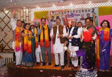 ब्रज की फूलों की होली और गढ़वाल की लोकधुनों का संगम, कैंट विधानसभा में सजी रंगों की अनूठी महफिल !*