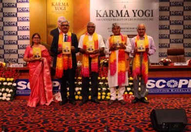 अभय कुमार सिंह की किताब ‘ए कर्मयोगी’ बनी चर्चा का केंद्र, स्कोप सभागार में हुआ शानदार विमोचन