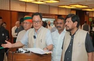 मानसून सत्र से पहले सरकार ने बुलाई सर्वदलीय बैठक, 40 दलों के 58 नेता हुए शामिल; 20 जुलाई से शुरू होगी संसद