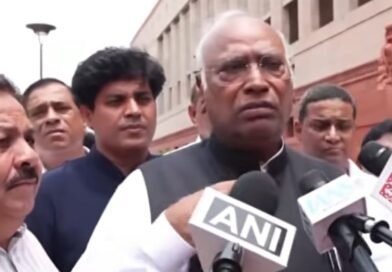 खरगे का सरकार पर तीखा हमला: “सदन में आएं अमित शाह, बयान दें या इस्तीफा दें”