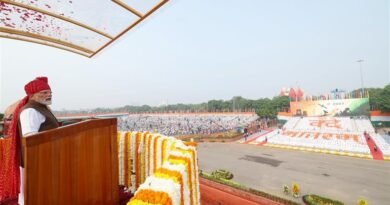 लाल किले की प्राचीर से गूंजा विकसित भारत का संकल्प, तिरंगे की छांव में पीएम मोदी ने कहा 2047 में भारत को विकसित राष्ट्र बनाकर रहेंगे