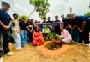 एक पेड़ मां के नाम’ से हरित भविष्य की पहल, अरबिंदो कॉलेज के छात्रों ने किया वृक्षारोपण