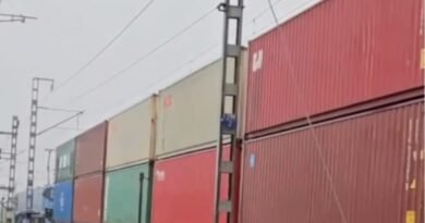 एक ट्रेन में 360 कंटेनर, रेलवे ने रचा नया इतिहास, मुंबई से वडोदरा पहुंची पहली डबल-स्टैक मालगाड़ी