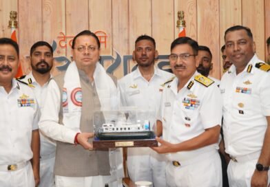 समुद्र की लहरों से हिमालय की ऊंचाइयों तक: माउंट मुकुट फतह करने वाली भारतीय तटरक्षक दल की टीम का मुख्यमंत्री धामी ने किया स्वागत