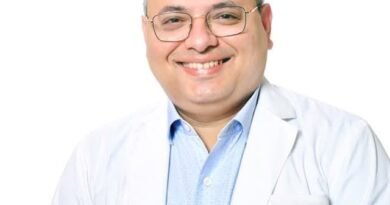 दर्द लेकर आते हैं मरीज, चेहरे पर मुस्कान और मन में भरोसा लेकर लौटते हैं! डॉ. दीपक अरोड़ा की कहानी