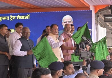 आजादी के बाद पहली बार रावघाट पहुंची रेल, छत्तीसगढ़ के विकास को मिली नई रफ्तार